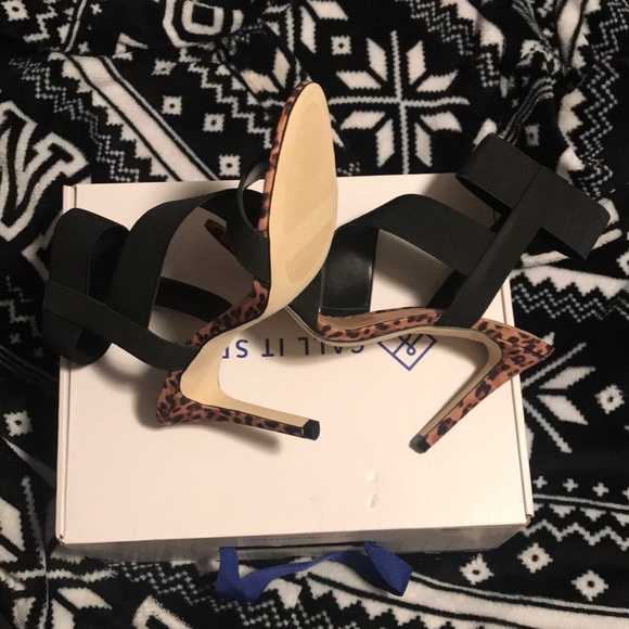 Strappy leopard print heels - Picture 5 of 5